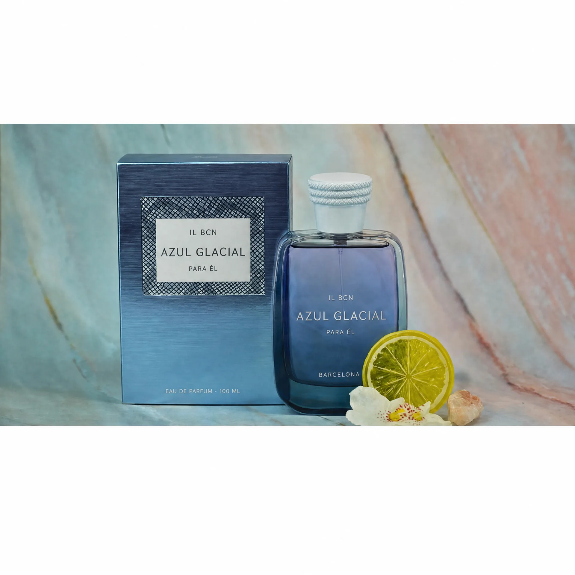 Caja y frasco Azul Glacial de IL BCN con limón y flor