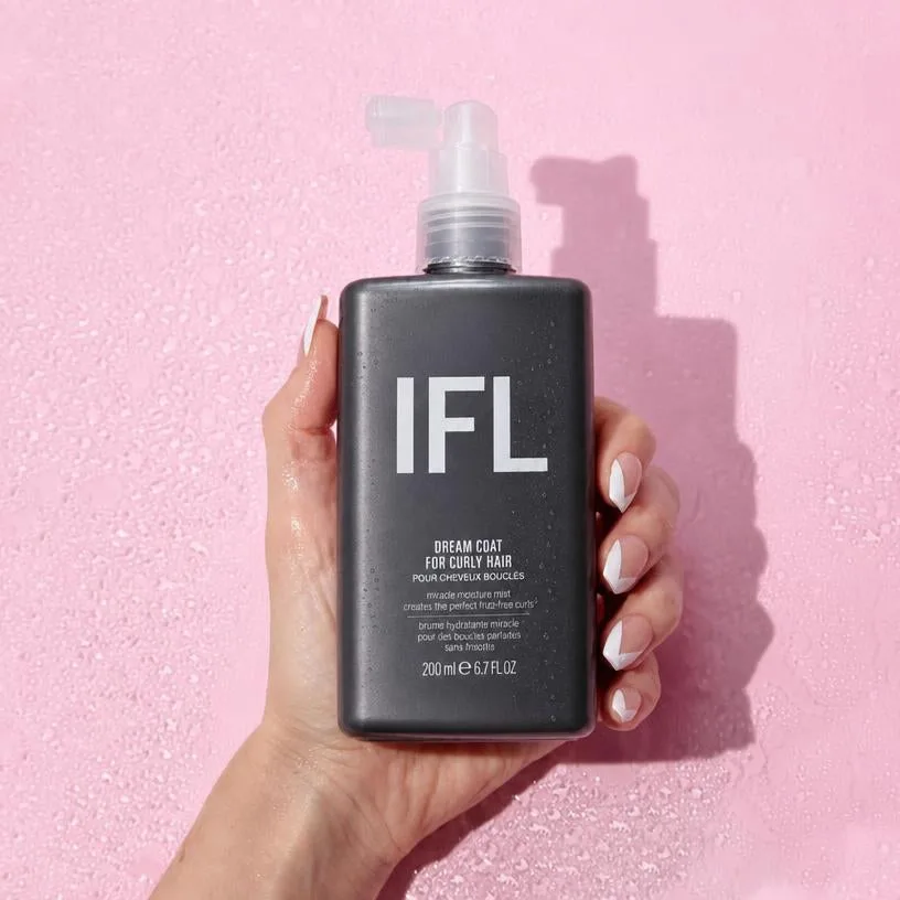 Frasco Dream Coat de 200 ml para aplicar por secciones sobre el cabello húmedo